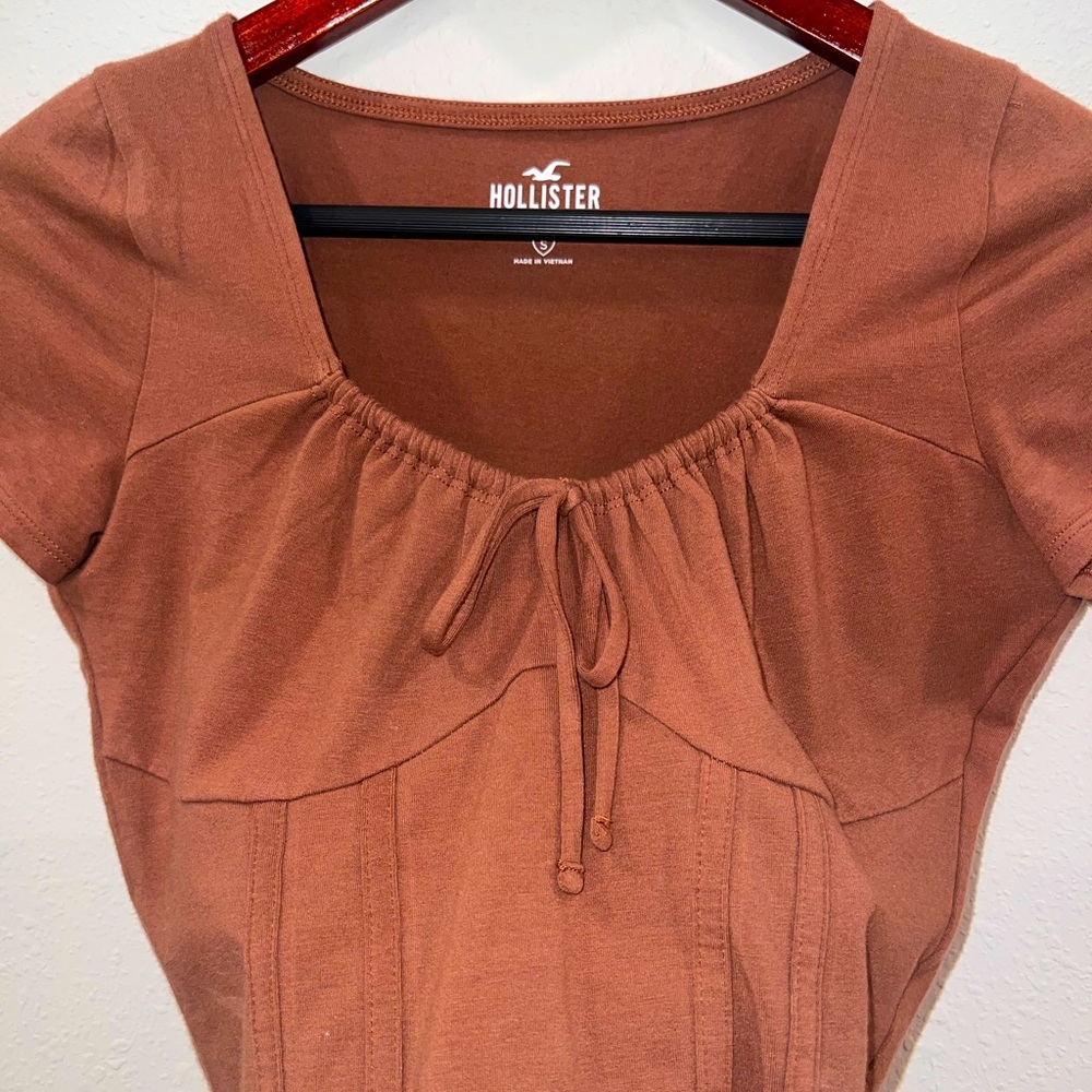 Hollister crop top